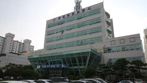 경남 통영 가왕도 앞바다서 어선&middot;유조선 충돌&hellip;6명 부상