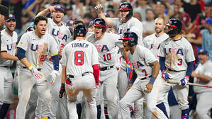 터너, 역전 만루포&hellip;미국 베네수엘라 꺾고 4강행