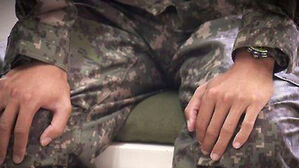 중대장 요구로 팔씨름하다 병사 골절&hellip;"군검찰 불기소는 부당"