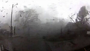 "마을 절반 잘려나갔다" 미국 강타한 토네이도&hellip;21명 사망