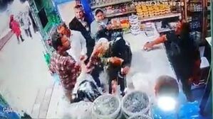 히잡 안 썼다고&hellip;이란 모녀, '요구르트 피습'에 당국 처벌까지