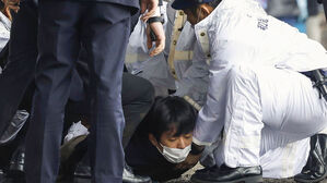 기시다 총리 연설 전 큰 폭발음, 현장에서 체포 (사진=AP, 연합뉴스)