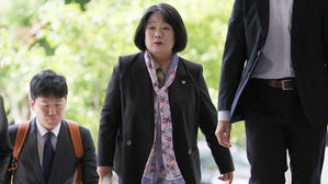 '후원금 횡령' 윤미향 징역형 집유 확정&hellip;기소 4년만