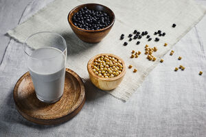 소비자원 "검은콩 두유 단백질 높고, 아몬드 우유 열량 낮아"