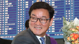 '연어 술파티 회유 의혹' 수사팀, 안부수 구속영장 청구