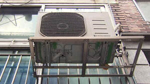 Foreigner in His 40s Survives Fall from 6th Floor by Clinging to Air Conditioner Unit