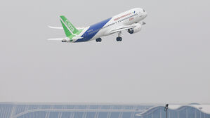 China's Locally Developed Passenger Jet Operates First International Route... Global Market Expansion Remains a Challenge
