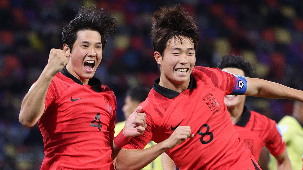 최석현(4번)이 대표팀의 세번째 골을 넣은 뒤 기뻐하고 있는 모습 (사진=연합뉴스)