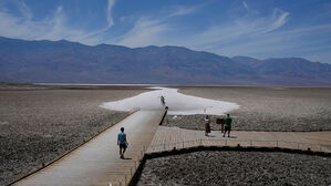 '데스밸리 53도' 폭염에 들끓는 북반구&hellip;그리스는 산불 고통