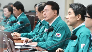 윤 대통령 "'카르텔' 보조금 모두 없애 수해 복구에 투입"