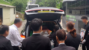 "죽을걸 알면서 창문 깼을 모습 눈에 선해"…버스기사 슬픈 발인