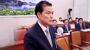 김영호 청문회&hellip;부실 자료 &middot; 강경 대북관 놓고 여야 격돌