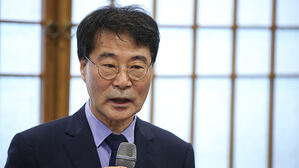 감사원, 장하성 전 청와대 정책실장 조사