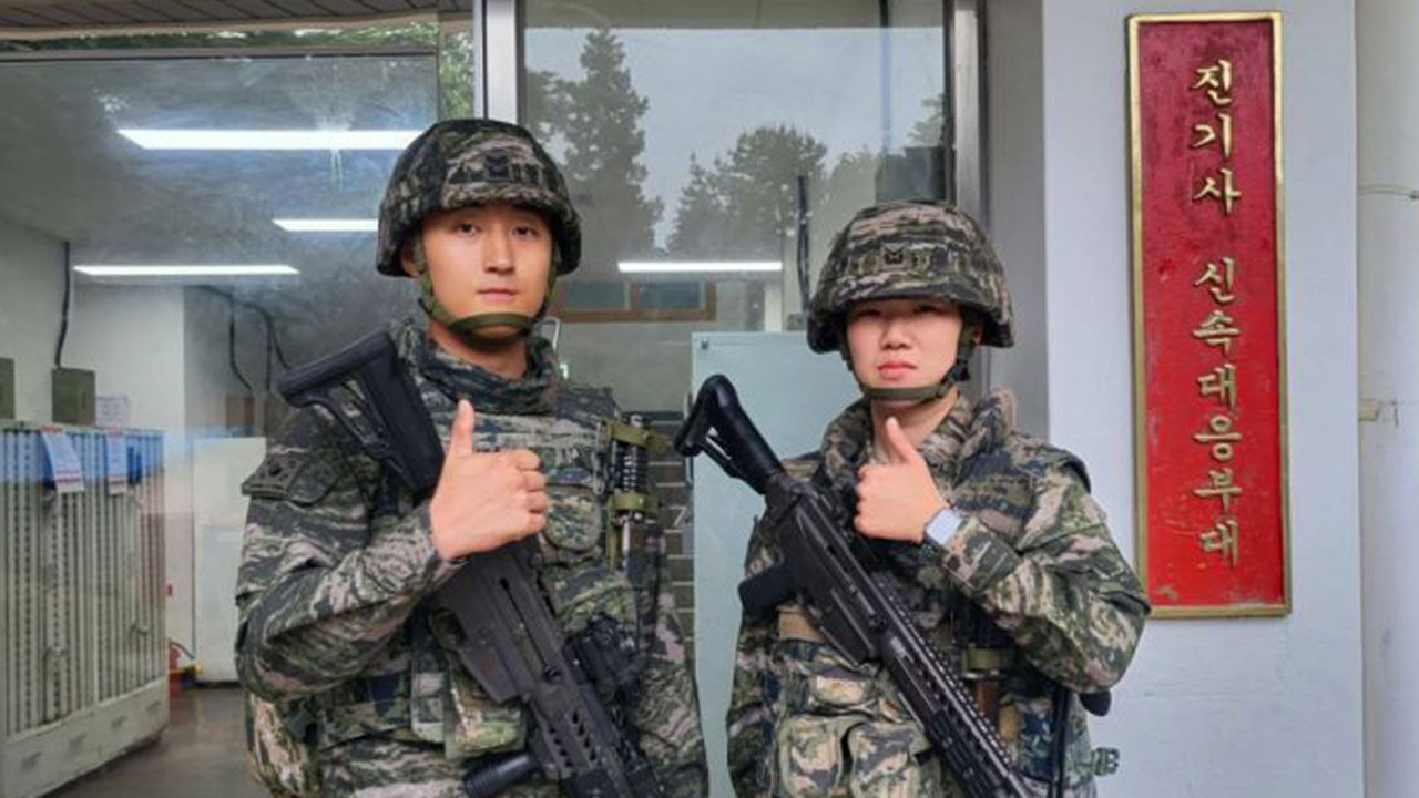 지난 5월 금은방 절도범을 추격·격투 끝에 검거한 박건우·김보겸 해병