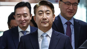 이동관, 방송사고 낸 YTN 임직원 형사고소&hellip;3억 손배소송도