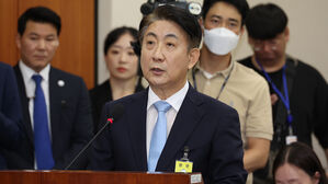 이동관 "공영방송 재원 투명성 &middot; 객관성 확보&hellip;사회적 책임 다하도록"