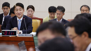 여야, 이동관 청문회서 '자녀 학폭 &middot; 언론 장악 의혹' 공방