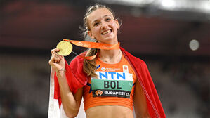 펨키 볼, 여자 400ｍ 허들 우승