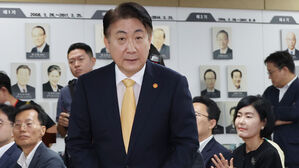 이동관