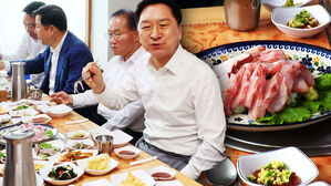 [영상] "이재명 대표도 좀 와서 먹으라고 해요"&hellip;연찬회도 뒤풀이도 연일 '회 먹방' 국민의힘