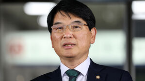 '보좌관 성추행 1심 실형' 박완주 전 의원 보석 청구 기각