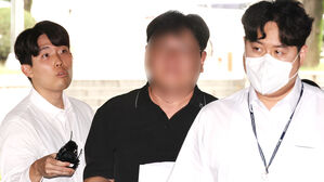1천억대 횡령, 경남은행 직원 공범 영장실질심사