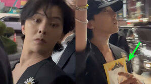 [SBS Star] VIDEO: G-DRAGON Takes a Blank Piece of Paper from a Fan Thinking It Is a Letter