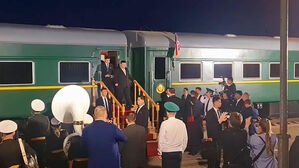 러시아 방문한 김정은 영상 공개돼&hellip;"내일 푸틴과 회담"