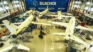 김정은 다음 행선지는&hellip;전투기 공장과 '핵잠' 조선소