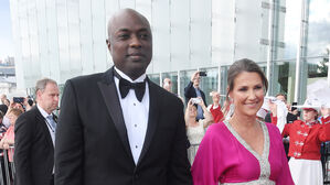 왕실보다 사랑&hellip;노르웨이 공주, 할리우드 무속인과 내년 결혼