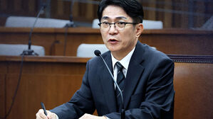 [속보] 민주, 이균용 대법원장 후보자 임명안 '부결 당론' 채택