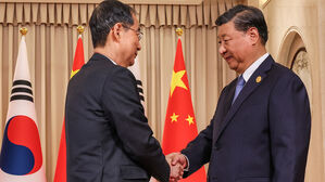 시진핑 만난 한덕수 "건강하고 성숙한 한중 관계 발전해나가길"