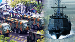 [영상] 현무 미사일에 정조대왕함까지 출동? 서울 한복판 가로질러 광화문에 총집결한 대규모 군 병력