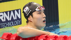 수영 남자 자유형 1,500ｍ에서 은메달 김우민