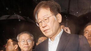 이재명, 내일 '대장동 &middot; 위례' 첫 재판 출석&hellip;영장 기각 뒤 첫 외출