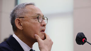 문체위, 유인촌 청문 보고서 채택&hellip;부적격 의견도 병기