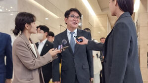 이균용 "빨리 훌륭한 분 오셔서 사법부 안정 찾길"