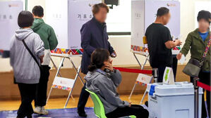 "보수 결집 vs 정부 심판"&hellip;강서 최고 사전투표율에 다른 해석