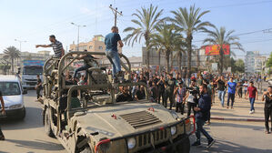 이스라엘 기습 공격한 하마스 "군인 수십 명 인질로 잡아"