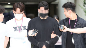 '압구정 롤스로이스' 20대, 2심서 징역 20년→10년 감형