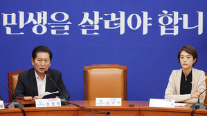 더불어민주당 정청래 최고위원(왼쪽)