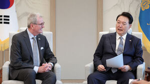 윤 대통령, 미 뉴저지 주지사 접견&hellip;한국 기업 지원 당부