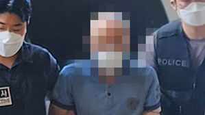 '지하철 2호선 흉기난동' 50대에 징역 2년