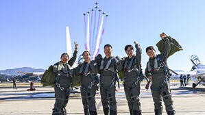 국민조종사 4명, 692대 1 경쟁률 뚫고 T-50 고등훈련기 탑승