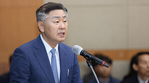 김 전북지사 "새만금 예산 삭감은 보복성" 발언에 국감장 고성