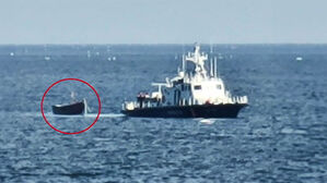 어민 신고로 북 목선 확인&hellip;합참 "소형표적 포착 어려워"