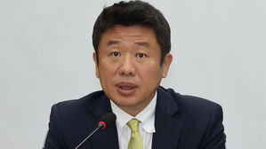 발언하는 유의동 정책위의장
