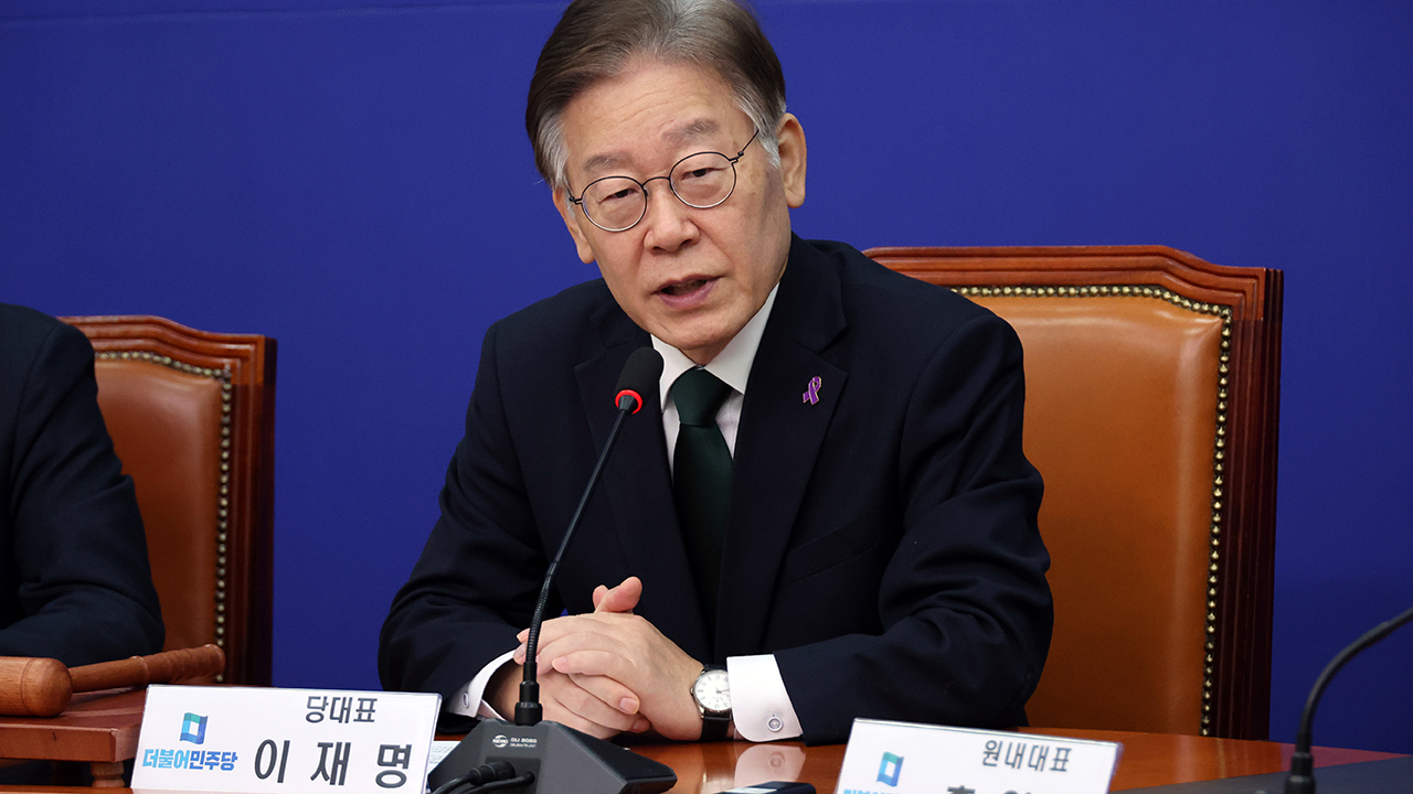 이재명  윤 대통령, 이태원 참사 추모대회 참석해 사과해야 