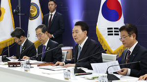 윤 대통령 "의료&middot;교육이 지역 발전 핵심&hellip;전 국토 촘촘하게 다 써야"