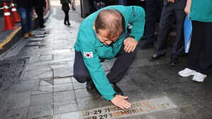 이태원 참사현장 찾은 이상민 "안전 만전 기울여달라"